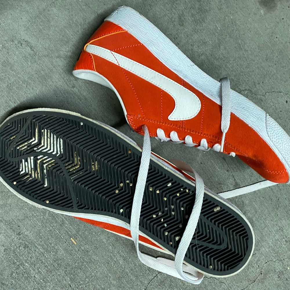 Red Nike Bruin SB Sneakers - Picture 7 of 8